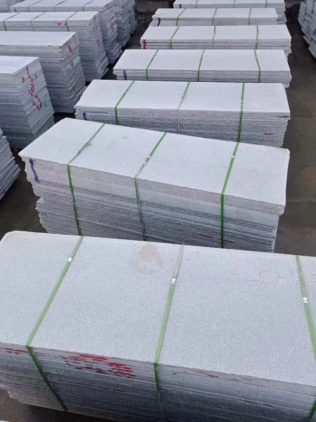 3公分厚300×600石材:芝麻黑、芝麻灰、芝麻白花崗巖種類及價(jià)格(圖18) 3公分厚300×600石材:芝麻黑、芝麻灰、芝麻白花崗巖種類及價(jià)格(圖18)