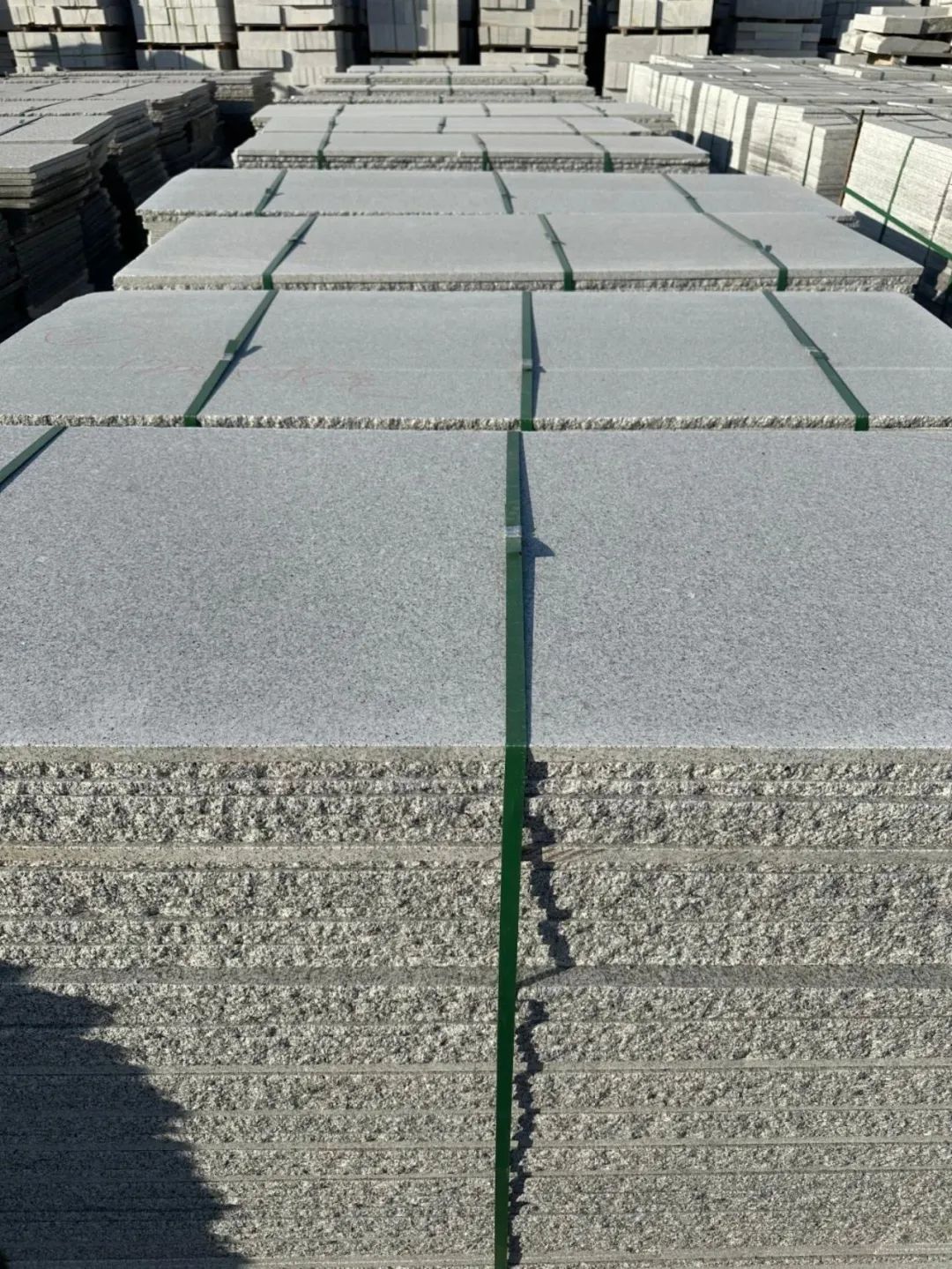 3公分厚300×600石材:芝麻黑、芝麻灰、芝麻白花崗巖種類及價(jià)格(圖20) 3公分厚300×600石材:芝麻黑、芝麻灰、芝麻白花崗巖種類及價(jià)格(圖20)