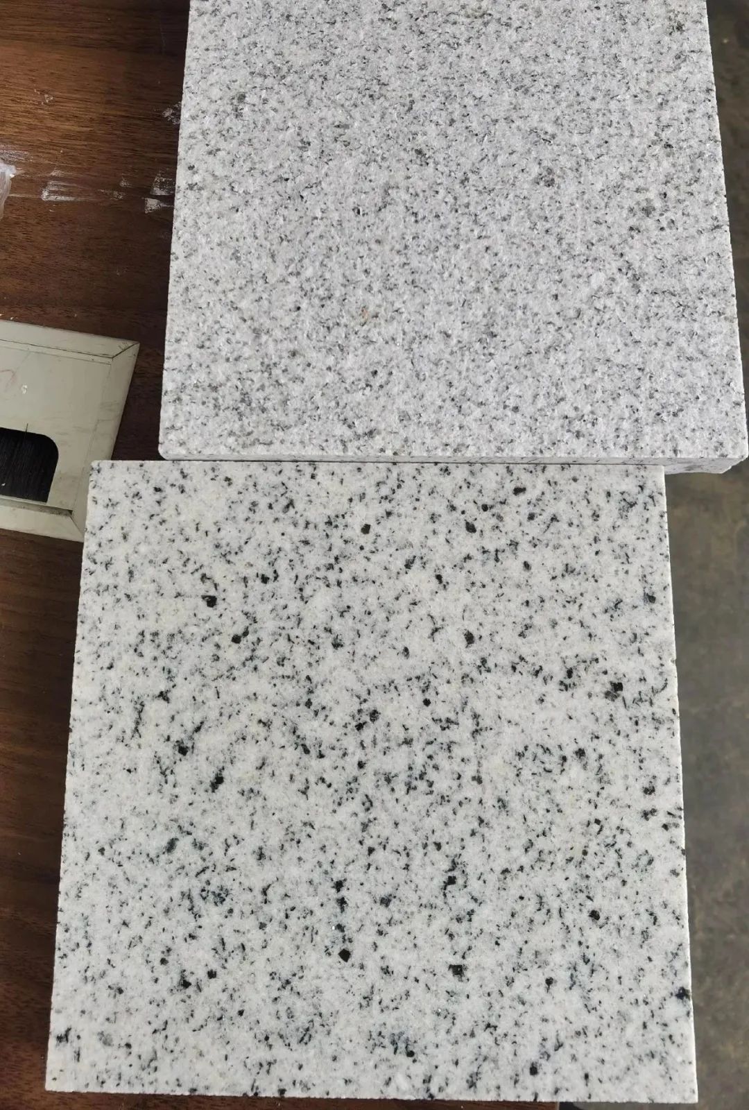 3公分厚300×600石材:芝麻黑、芝麻灰、芝麻白花崗巖種類及價(jià)格(圖29) 3公分厚300×600石材:芝麻黑、芝麻灰、芝麻白花崗巖種類及價(jià)格(圖29)