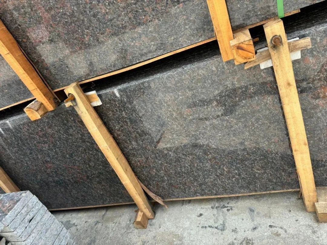 英國(guó)棕石材:黑棕與紅棕石材加工價(jià)格差異的原因分析(圖17) 英國(guó)棕石材:黑棕與紅棕石材加工價(jià)格差異的原因分析(圖17)